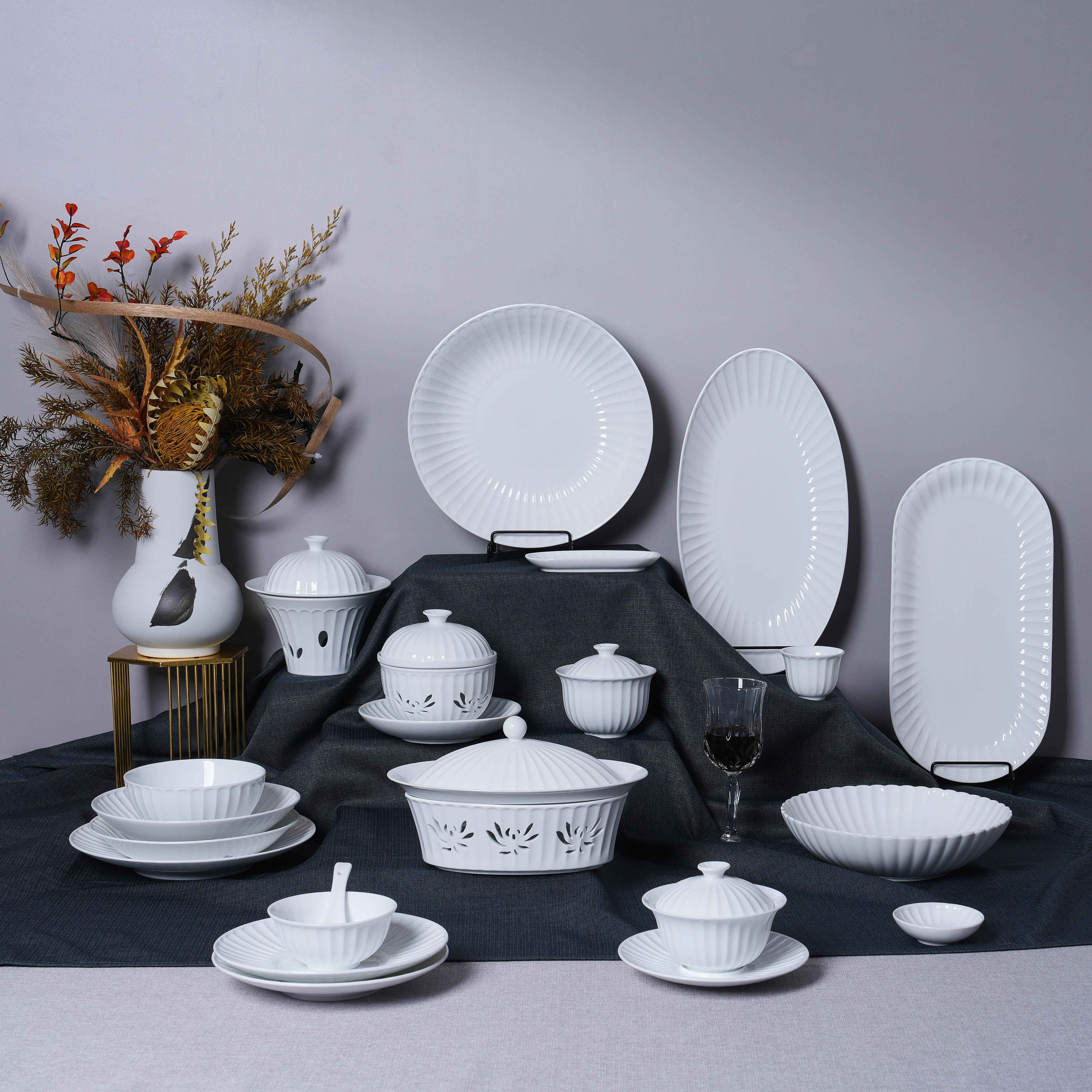 Luxury White Fluted Hotel Porcelain Collection Dishes & Formal Dinnerware for Fine Dining