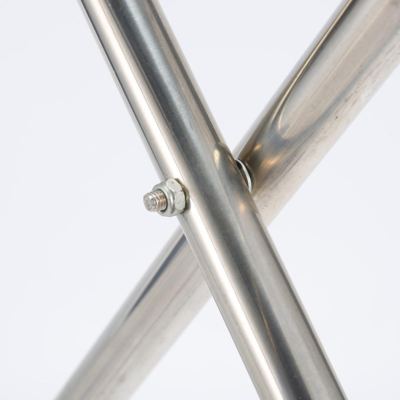 Estante plegable para equipaje de hotel en acero inoxidable premium con respaldo elevado