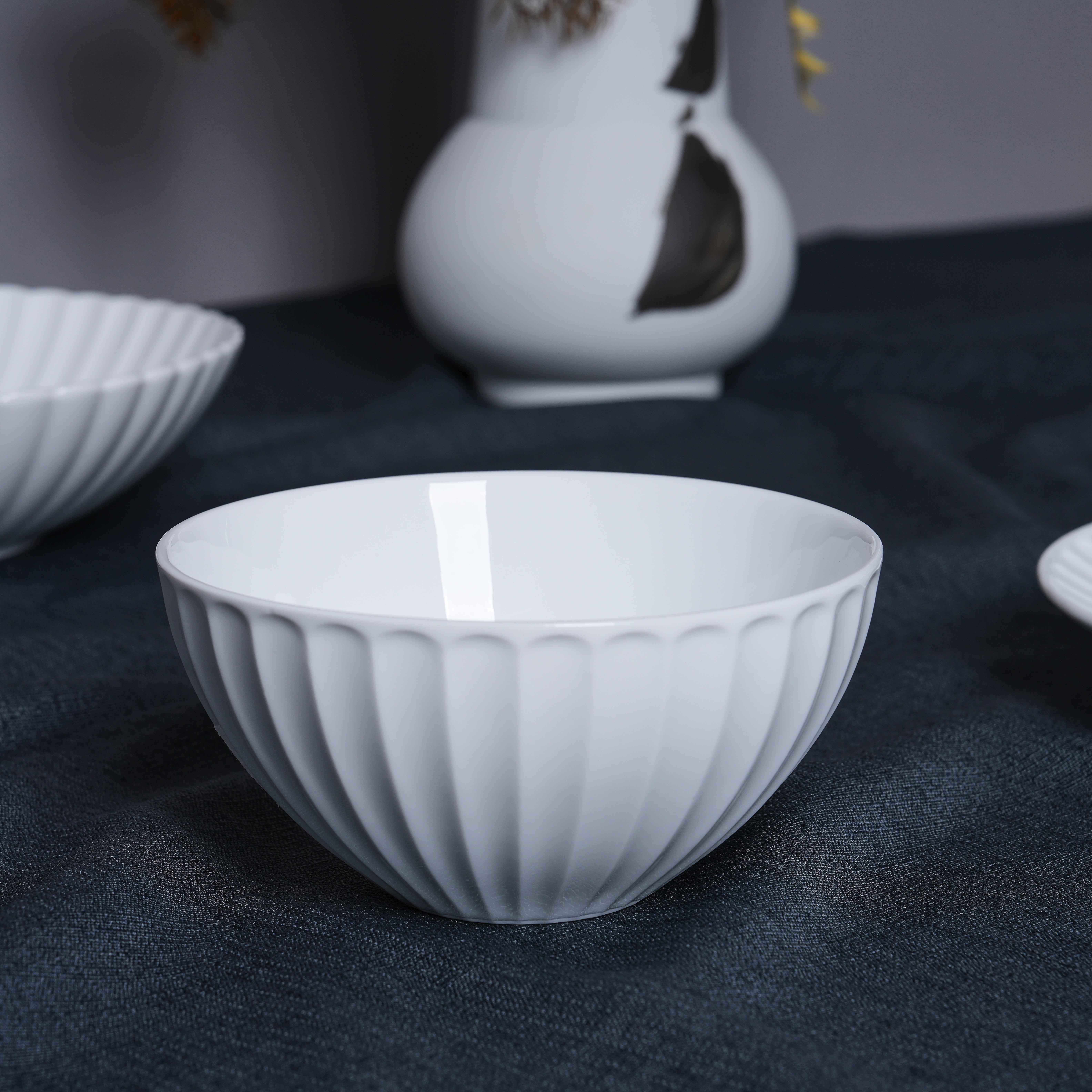 Luxury White Fluted Hotel Porcelain Collection Dishes & Formal Dinnerware for Fine Dining