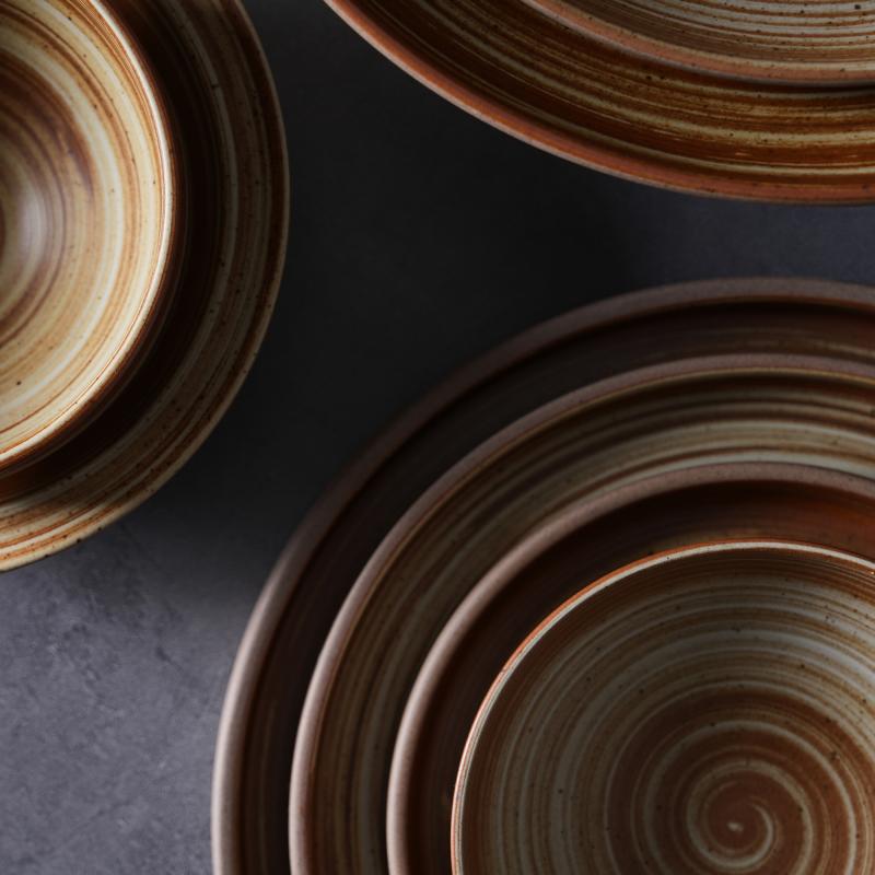 Pottery Spiraalglans Eetgereedskap-stel, Geglaseerde Keramiese Eetgereedskap en Koppies vir Ekologiese Resorte, Fynproefrestaurante en Hotelle