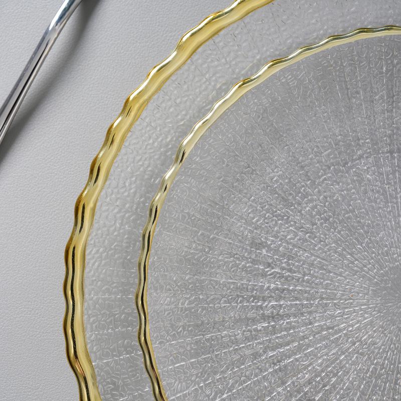 Lukse Glas-eteplate in groot hoeveelhede met goud- en silwer rande vir troues en hotelbanquete