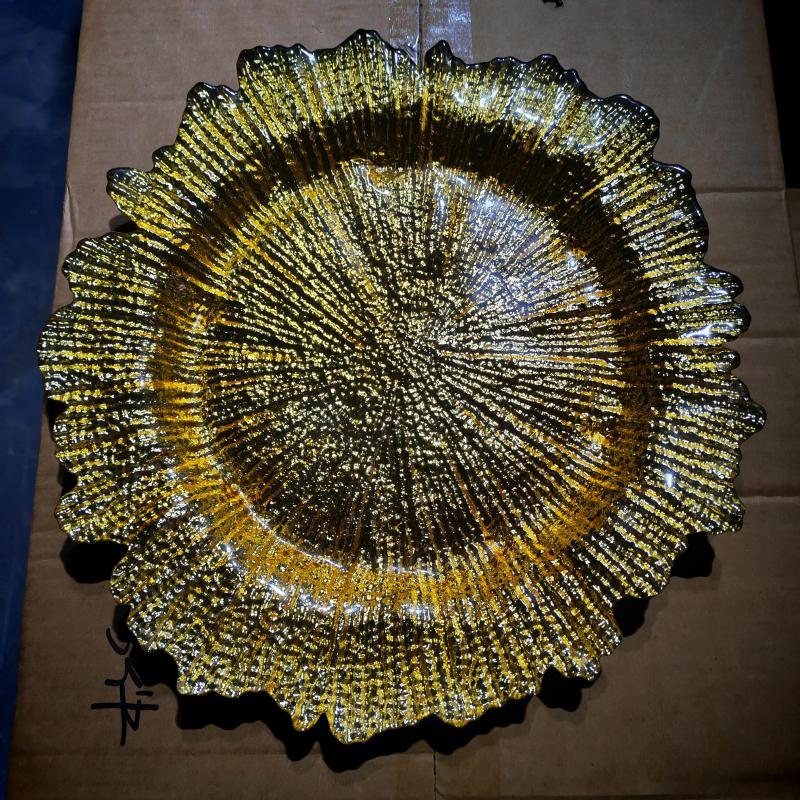Luxury gold-textured glass presentation plate with petal-style rim displayed during factory pre-shipment checks.jpg
