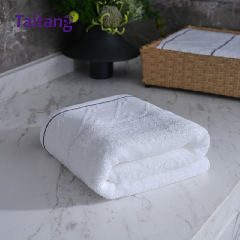 16S Puro Kapotan na Set ng Tuwalya para sa Wholesale ng Hotel na May Grey-Brown na Iprint na Stripe para sa Mga Kagamitan sa Banyo ng Hotel