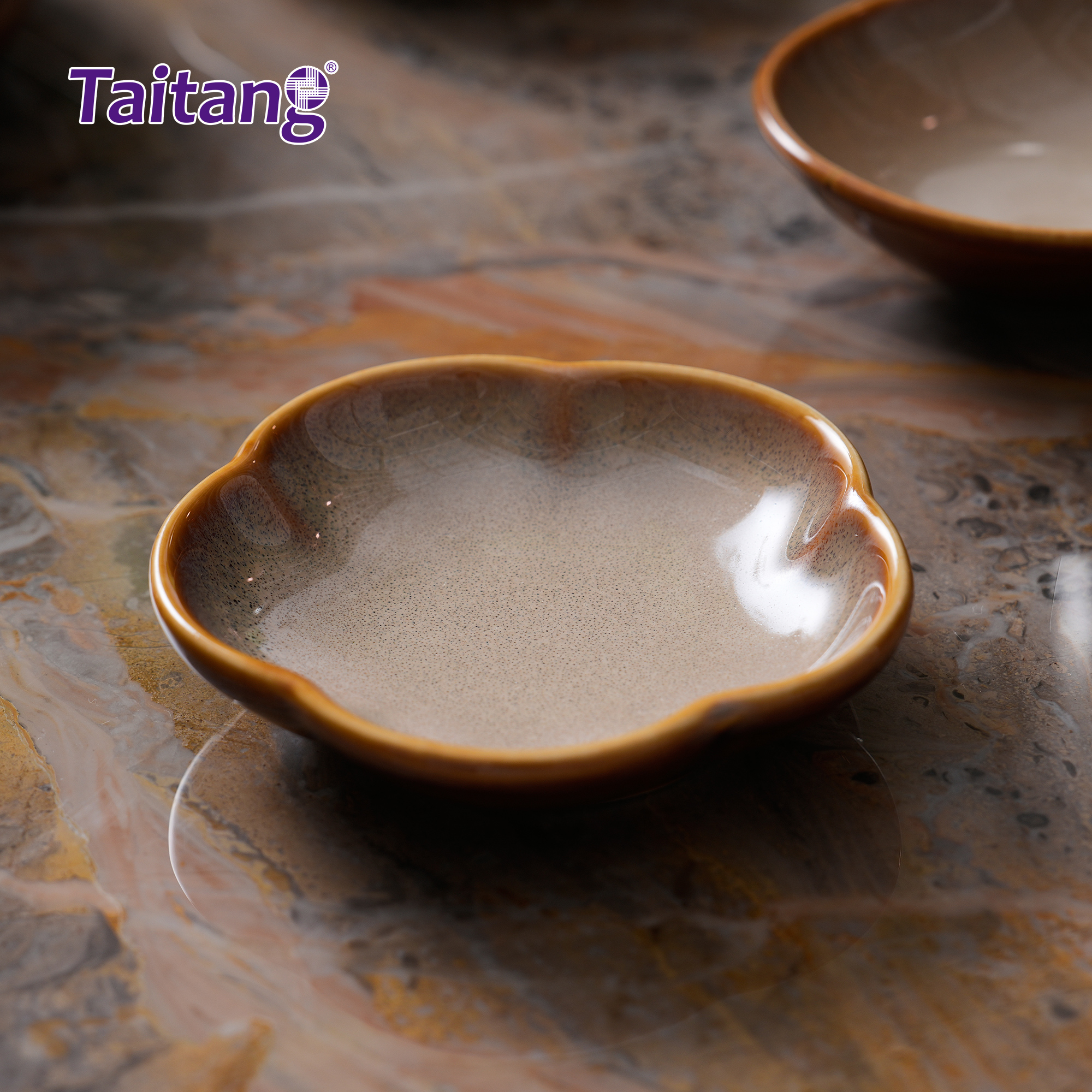 Sunbeam Yellow Ceramic Dinnerware Set Luxury Porcelain Dining Sets for High-End Hotels & Fusion Restaurants