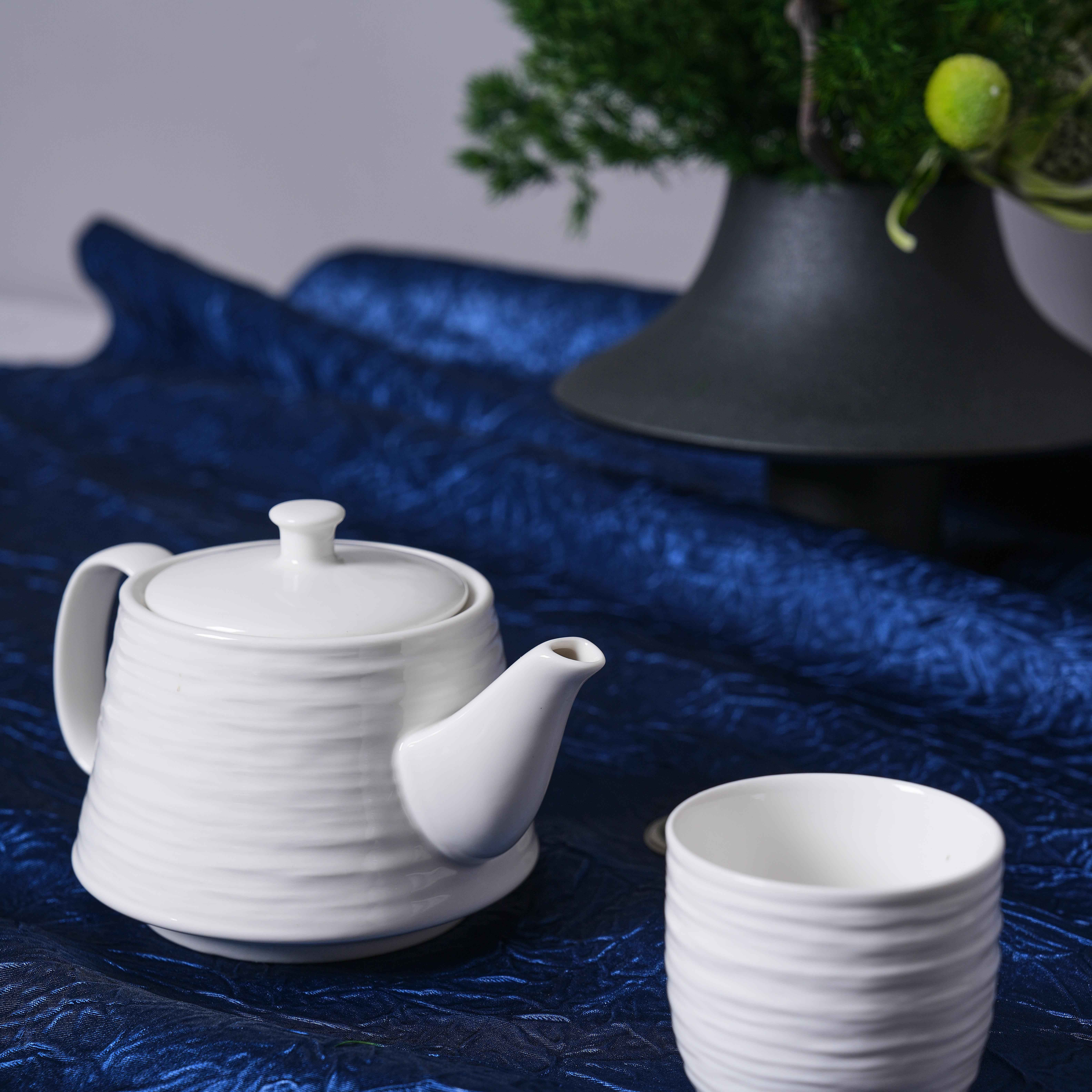Commercial High-Fired Porcelain Dinnerware Set for Luxury Hotels & Restaurants