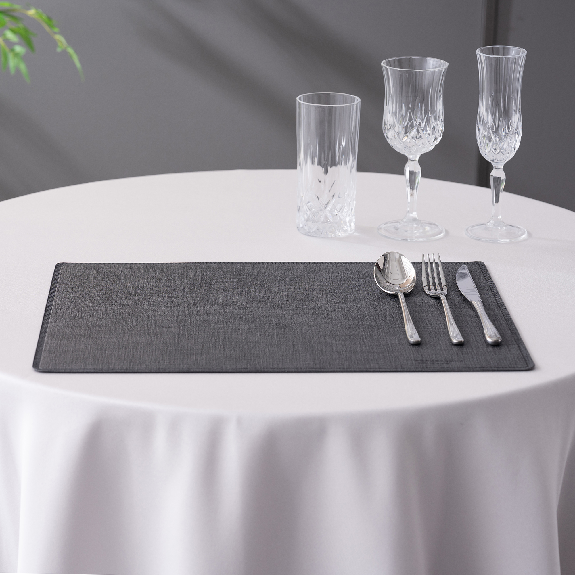 hotel-Unterteller 45 cm, hitzebeständig und fleckenfest, kommerzielle Gastronomie-Ausstattung, rutschfeste Hospitality-Tischunterlage, Großhandel