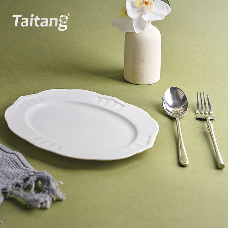 Crown Porcelain Tableware Set Elegant White Ceramic Dinnerware Set for Luxury Hotels & Fine Dining