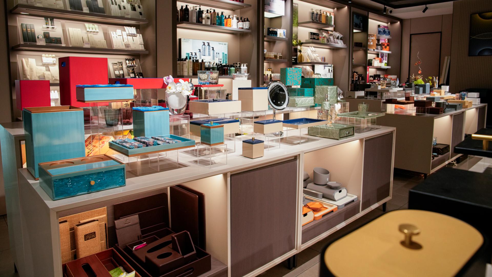How Can the Right Hotel Room Amenities Set Redefine Guest Experience?