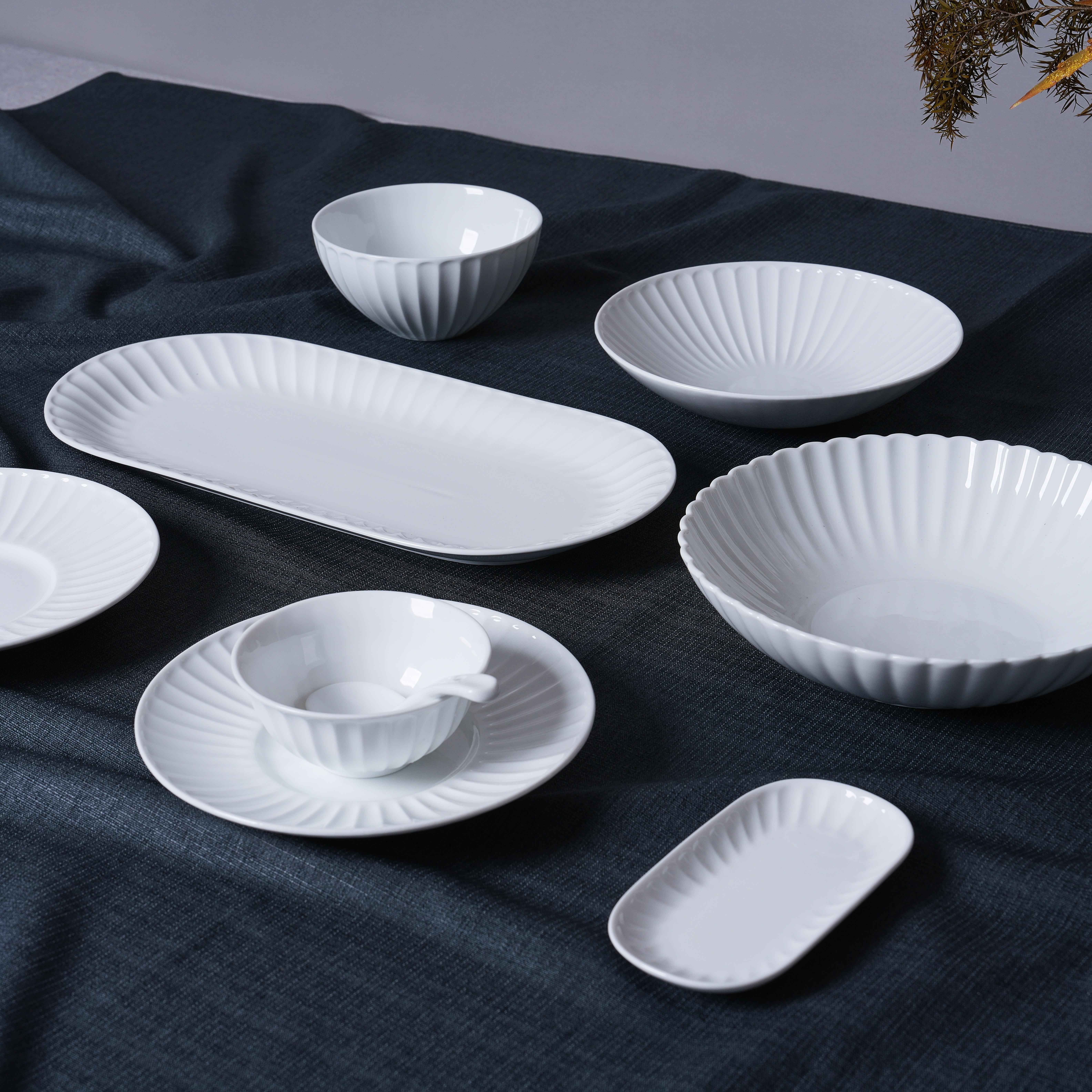 Luxury White Fluted Hotel Porcelain Collection Dishes & Formal Dinnerware for Fine Dining
