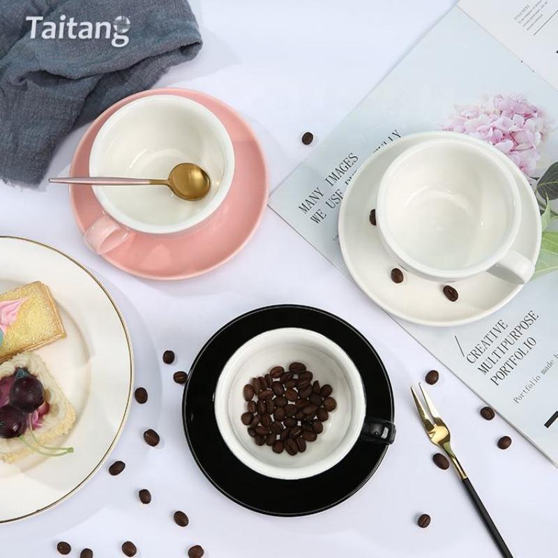 Viðskiptaþjónustu porcelæn kaffikúpurnar og skálarnar, verslun í stórsmáli: kúpuset fyrir kapútsínó og espresso með möguleika á sérsniðnum merkjum