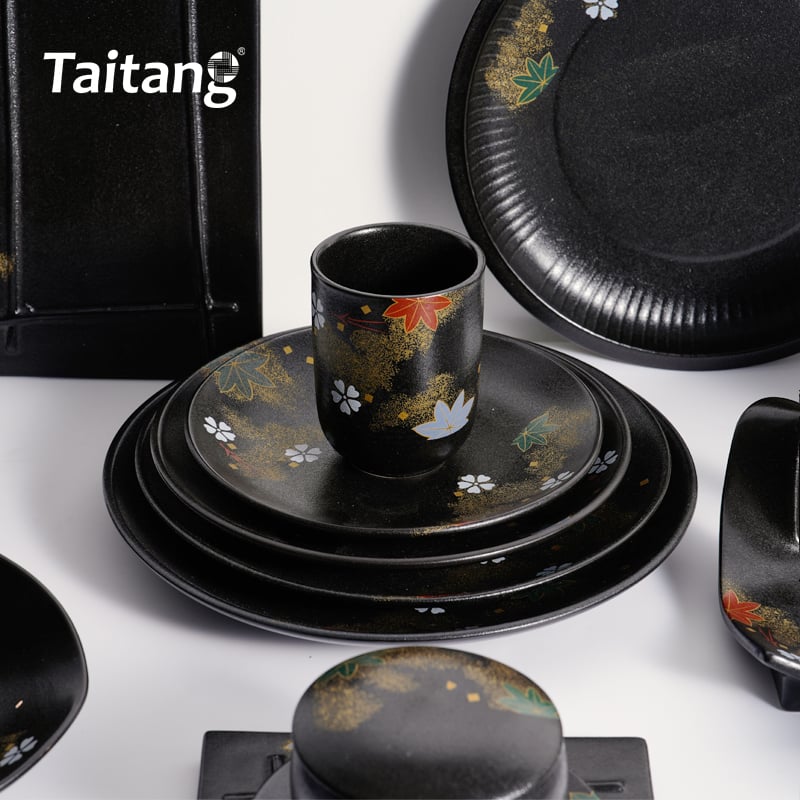 Japanese Style Porcelain Dinnerware Collections Matte Black Restaurant Chinaware for Fine Dining