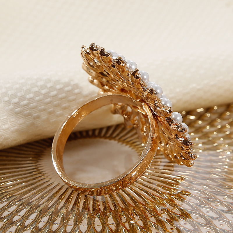 Anello per tovaglioli di lusso con perle e strass a forma di fiore, articoli premium per catering alberghiero