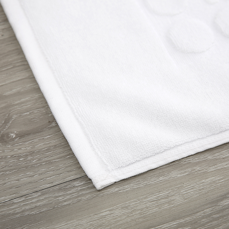 Cotton Hotel Bath Mat Wholesale Embossed Footprint & Polka Dot Towel Bath Mats