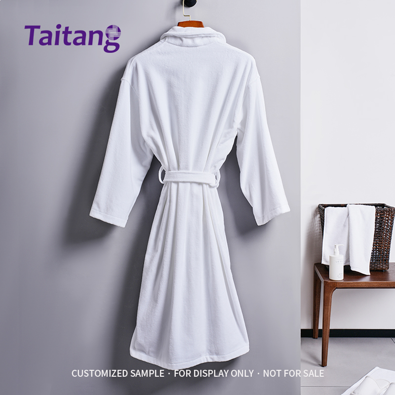 Oq mehmonxona badii bathrobe 1200 g, velur va teri paxtadan, shawl yaka, spa bathrobe, luks kurort kolleksiyasi, maxsus logotip bilan