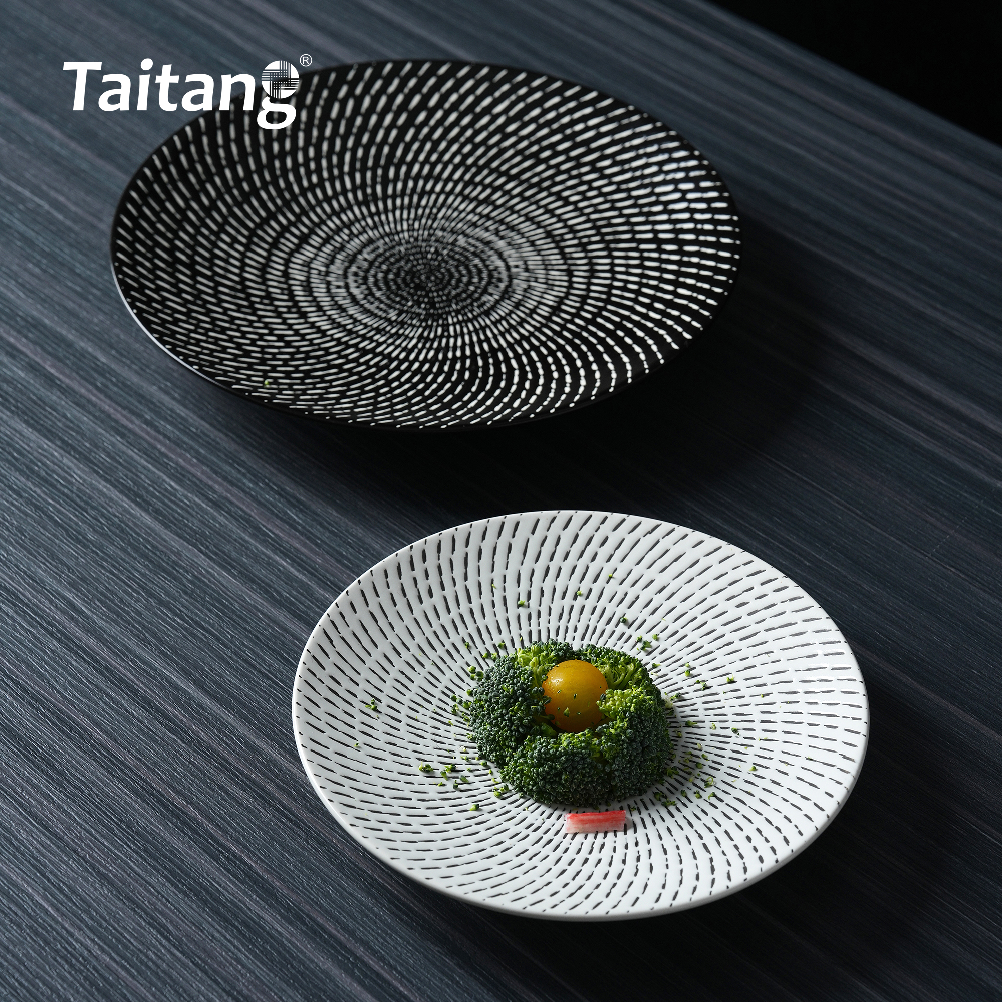 Black & White Ceramic Dinnerware Set Textured Porcelain Tableware Plates for Boutique Hotels Dining Restaurants