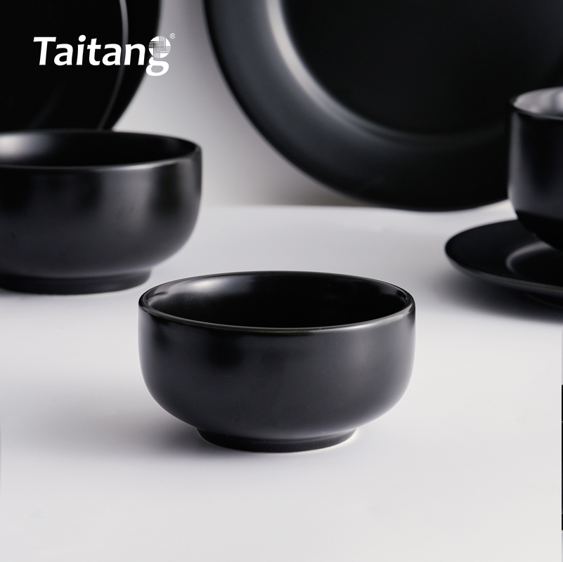 ชุดภาชนะสำหรับรับประทานอาหารแบบเซรามิกสไตล์ญี่ปุ่นผิวด้านสีดำแมทต์