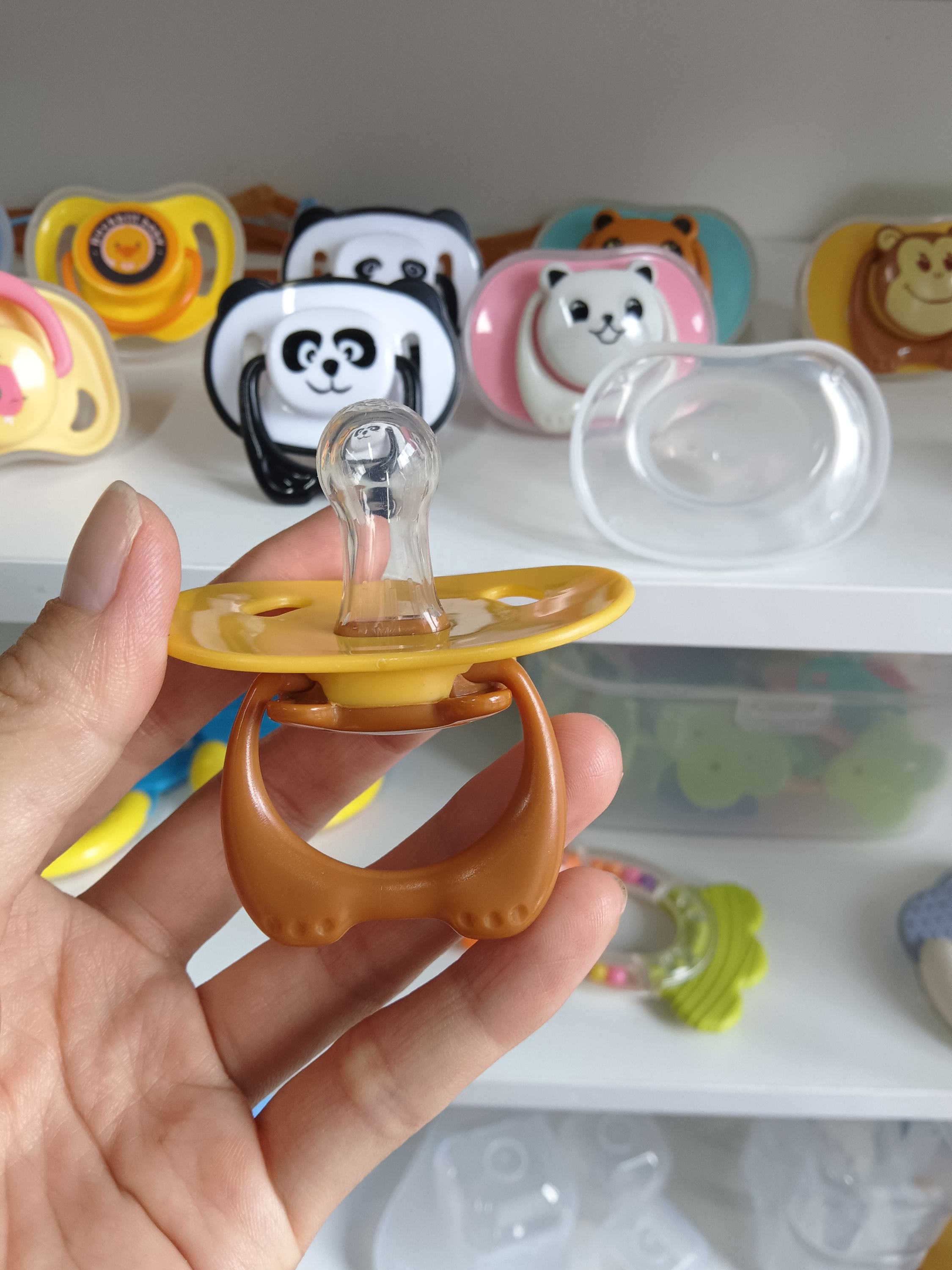 Food Grade Full Silicone Baby Pacifier, Suitable for Babies Aged 0-24 Months, Breastmilk-Like Ultra Soft Sleep Soother