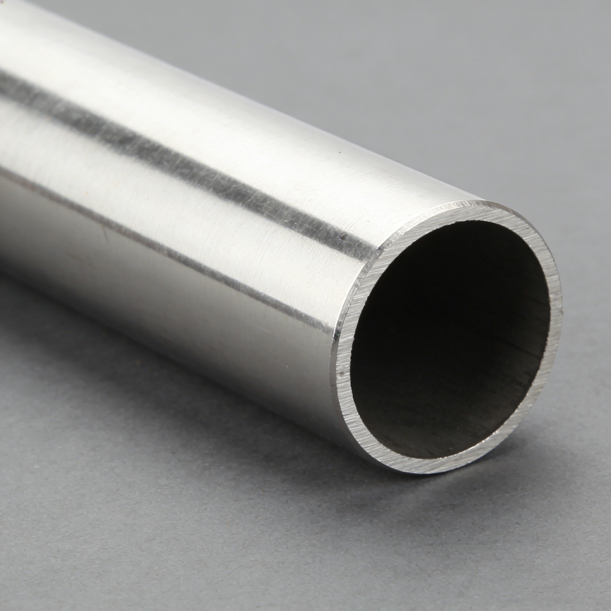 Super Duplex 2507 (UNS S32750) Seamless & Welded Stainless Steel Pipe Supplier