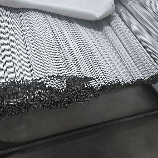 Jakie są kluczowe korzyści wynikające z zastosowania prętów aluminiowych w produkcji