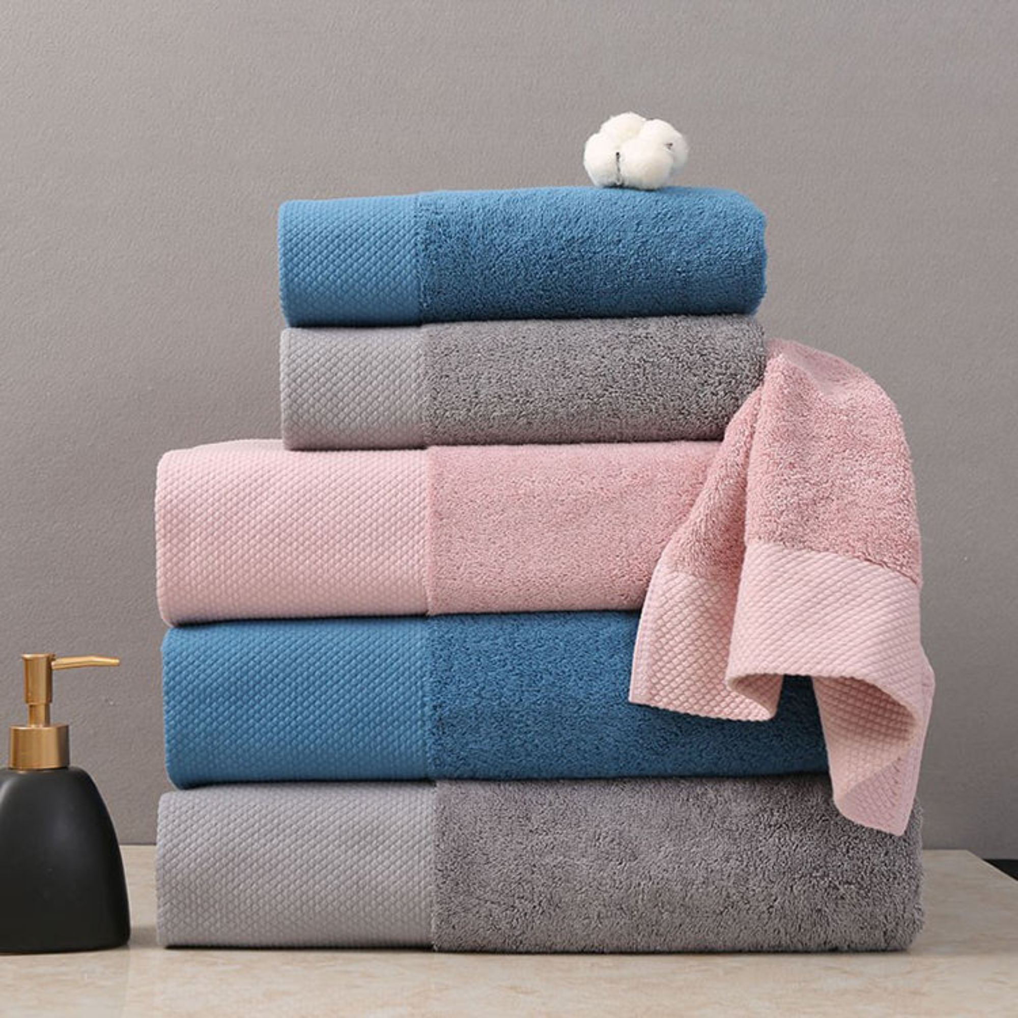 Why Is a Towel Set an Essential Item for Every Modern Bathroom?