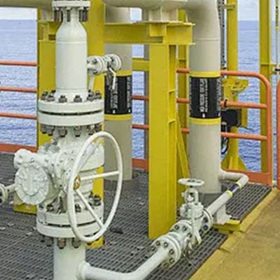 Misurazione del calore dell'acqua di mare su nave statunitense