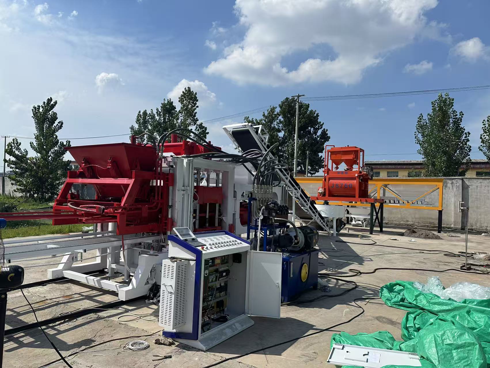 QT8-15 Fully Automatic Concrete Brick Machine