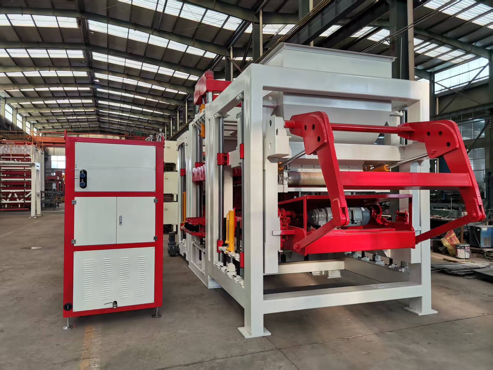 QT18-15 Large Fully Automatic Concrete Hollow Brick Machine