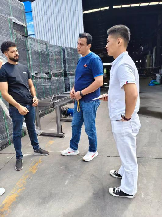 Valuable Palestinian Clients Visit Our Factory & Confirm QT12-15 Large Machine Order