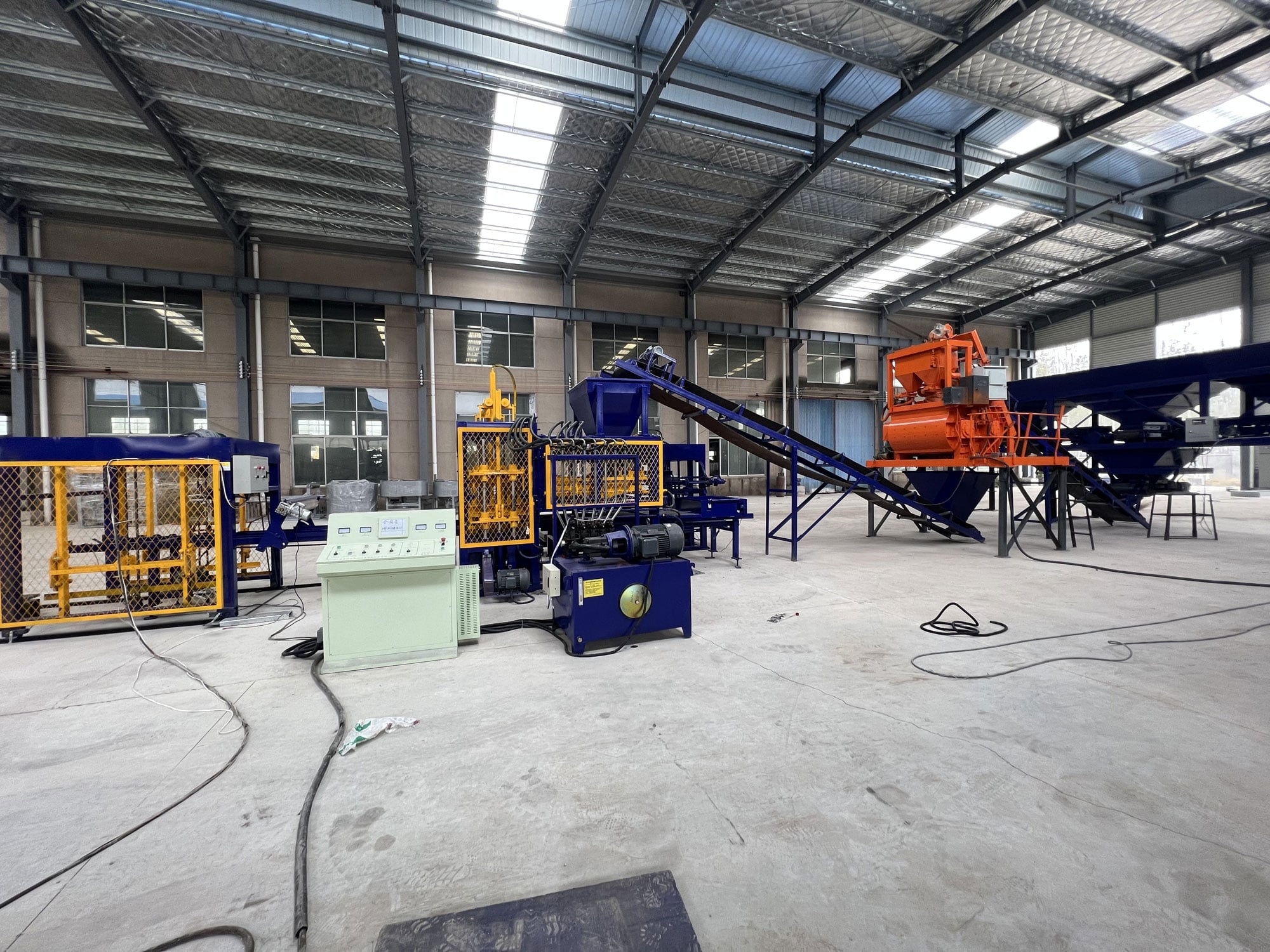 QT6-15 Fully Automatic Brick Making Machine