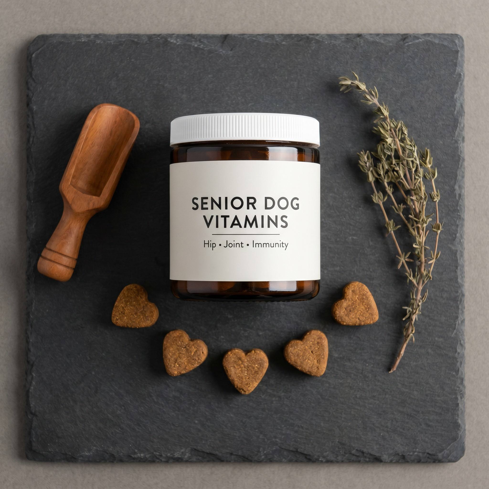 How to Administer Vitamins Effectively to Elderly Dogs