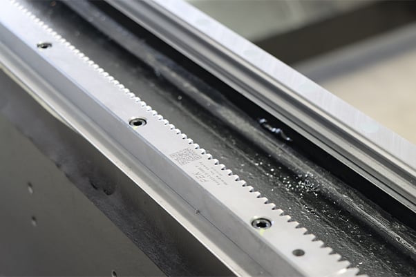 fiber laser tube cutting machine955-4