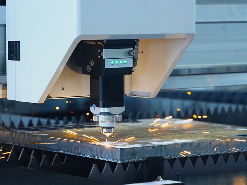 Exploration des avantages des machines de découpe laser industrielles