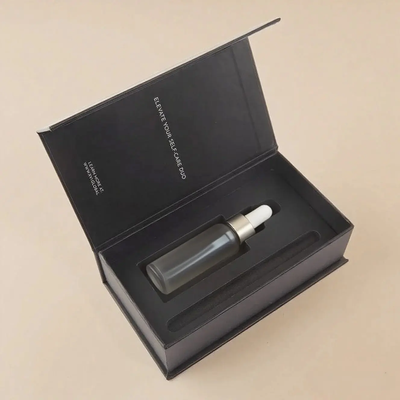 What Are the Key Features of a High-End Cosmetic Box?