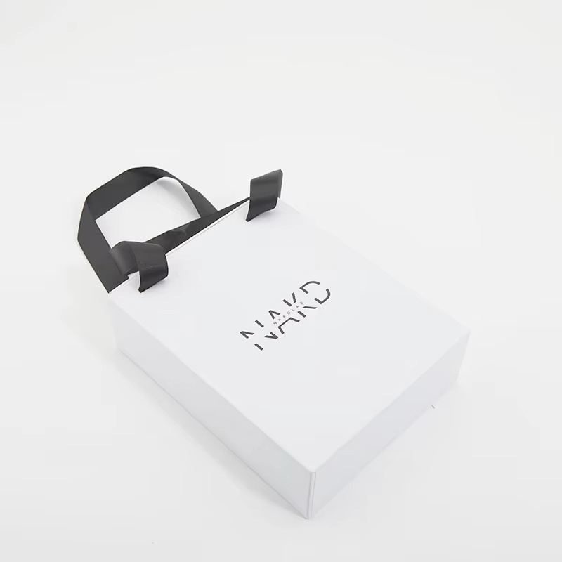 What Makes a Perfume Packaging Design Stand Out on the Shelf?