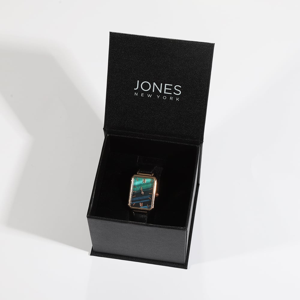 What Trending Colors and Finishes (Matte, Gloss, Embossed) Are Popular for Modern Gift Boxes?