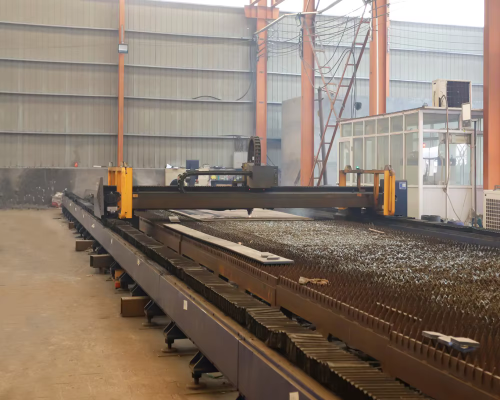 Galvanized steel high stable self-supporting Vertical bridge cell tower mobile telecom tower factory