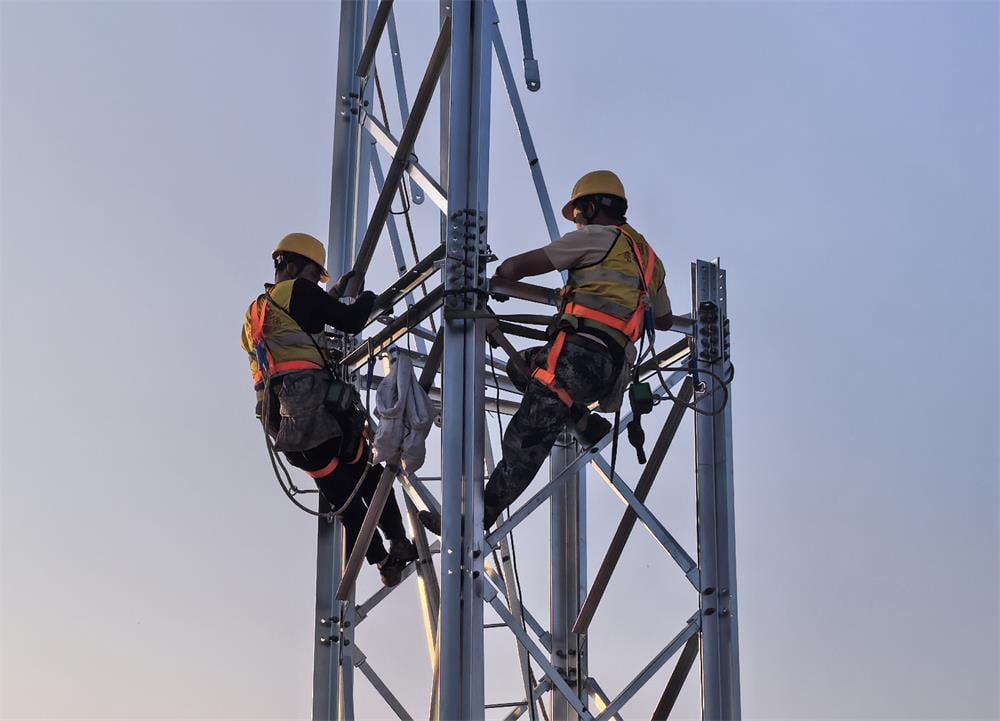 Grue de communication pour le TGV