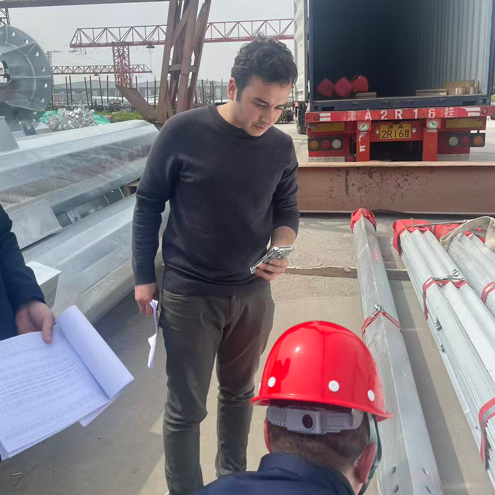 Pagsusuri ng Customer｜Tore ng Angle Steel, Bawat Detalye ay Nakapasa sa Pagsusuri