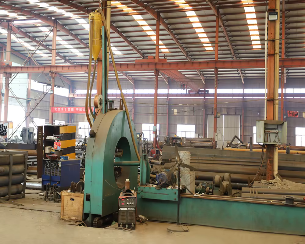 Galvanized steel high stable self-supporting Vertical bridge cell tower mobile telecom tower supplier