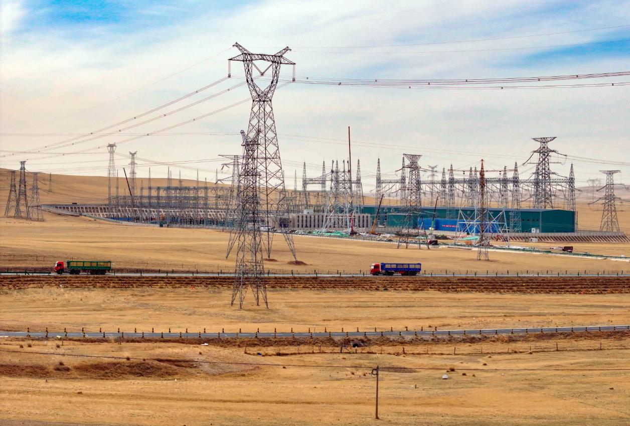 1000 KV สายส่งหอคอยในมองโกลีย