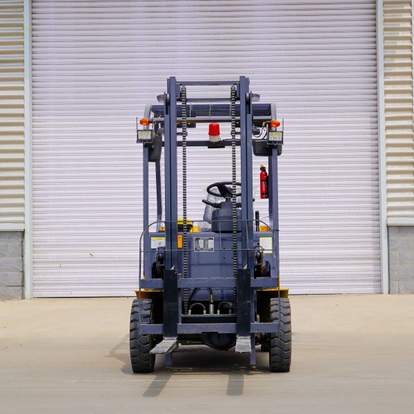 The Benefits of Electric Standup Forklifts