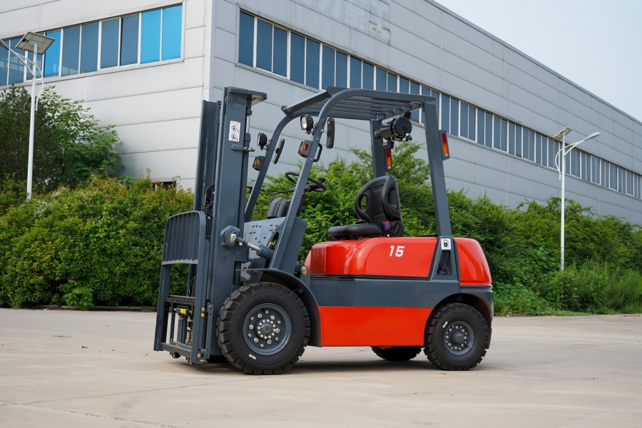 The Importance of Proper Training for Industrial Forklift Operators
