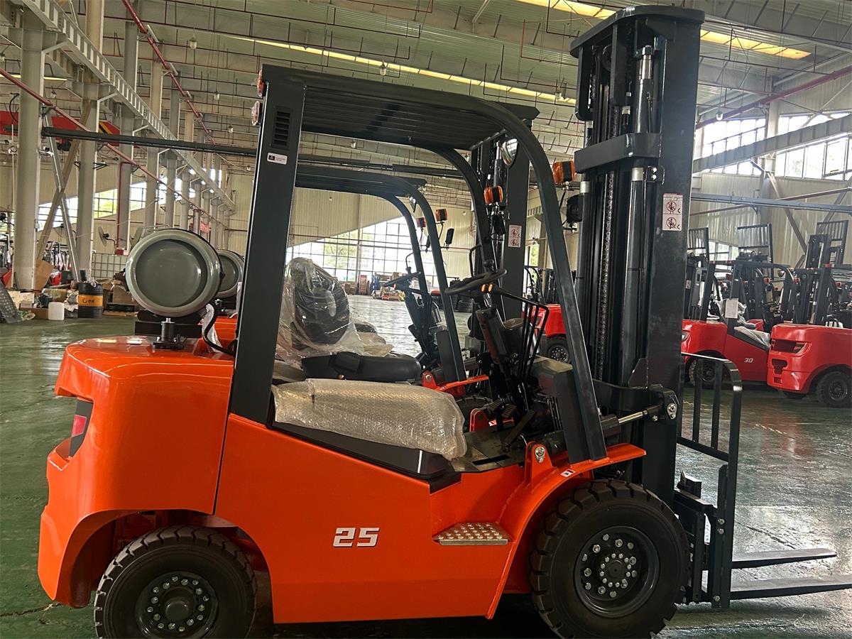 electric forklift-3.jpg
