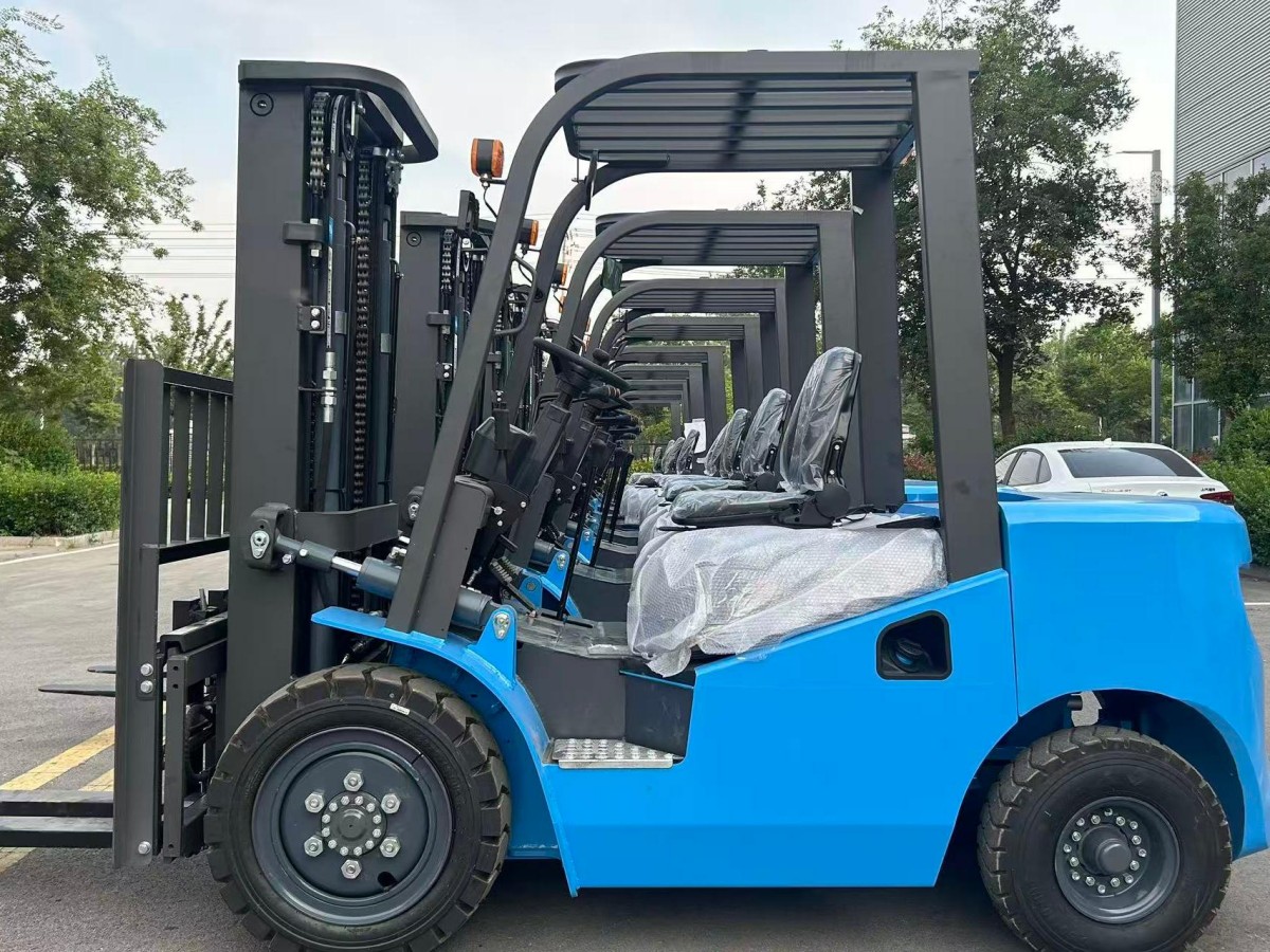 electric forklift-3.jpg