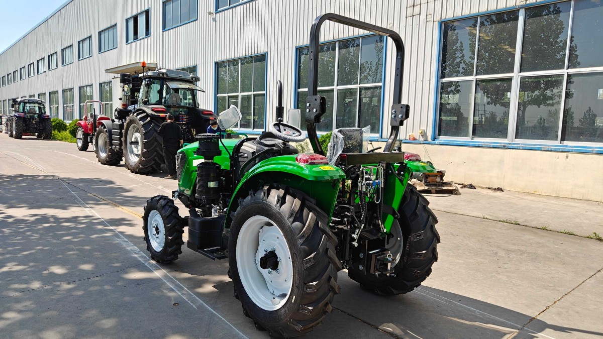 tractor-4.jpg