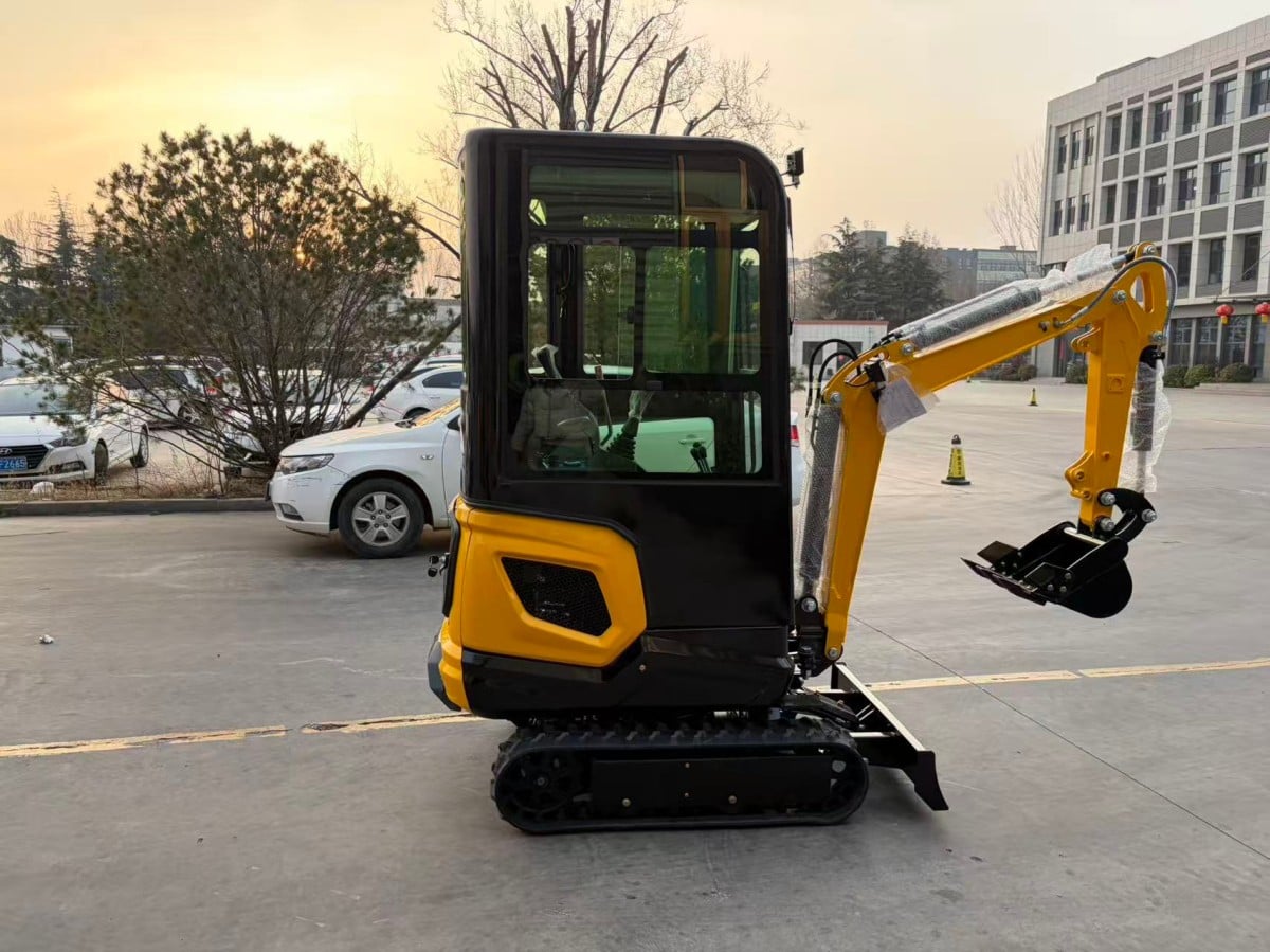 excavator-4.jpg