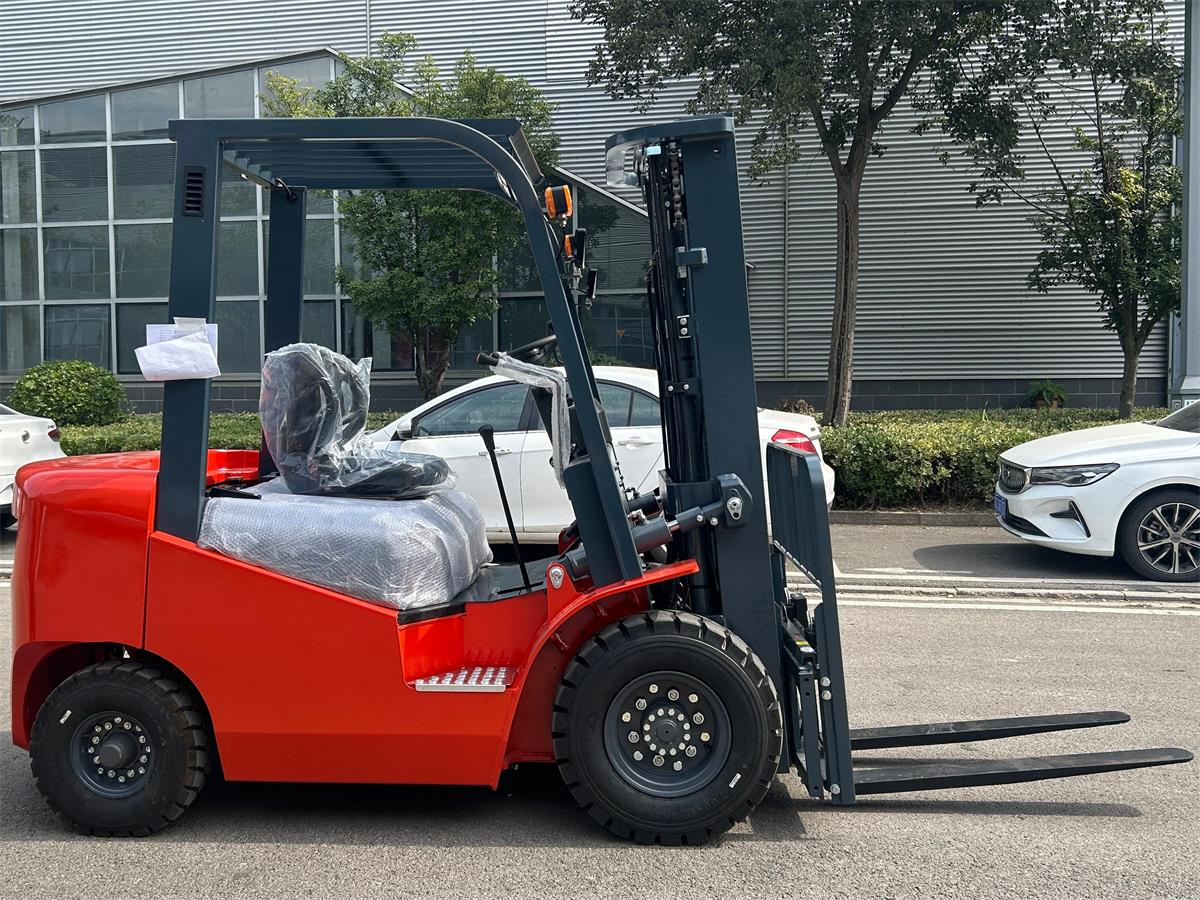 Electric Forklift: An Efficient Solution for Modern Material Handling
