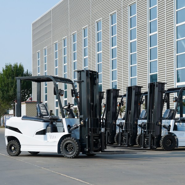 The Benefits of Using a Sit-Down Electric Forklif
