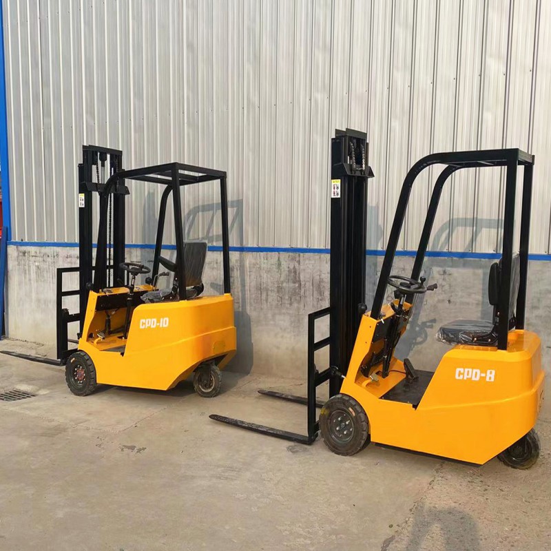 Forbedring af produktivitet og sikkerhed med hjulforklifts i industrielle miljøer