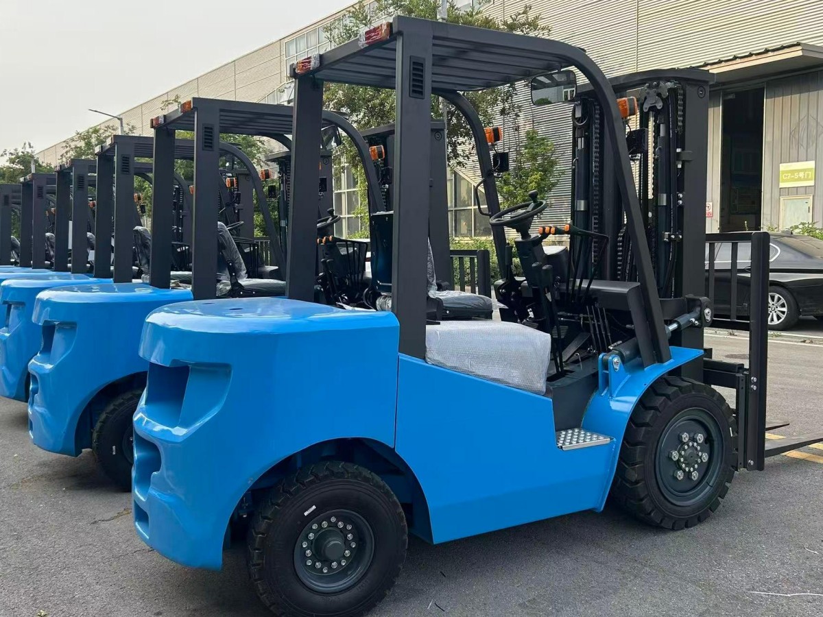 electric forklift-5.jpg
